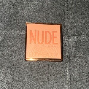 HUDA BEAUTY Nude Medium Eyeshadow Palette - Warm Orange